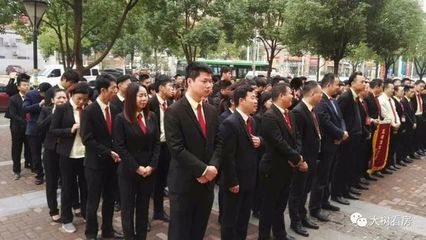 房產(chǎn)中介亂象 九成無(wú)證上崗，購(gòu)房者需擦亮眼睛
